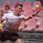 Nino Serdarusic switching racket to left hand Umag 2017 4575